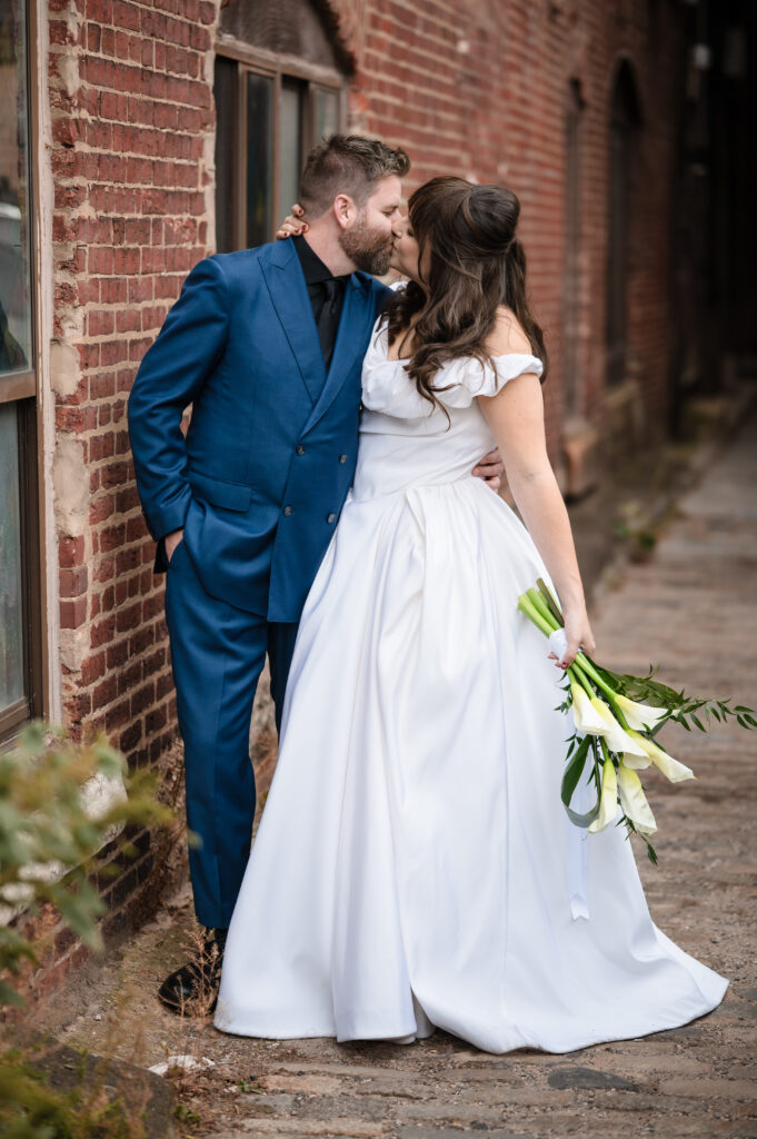 romantic wedding photos on cobblestone streets philadelphia