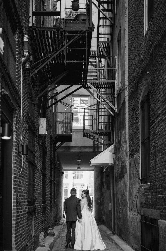 modern philadelphia wedding portraits outdoors